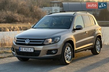 Внедорожник / Кроссовер Volkswagen Tiguan 2016 в Днепре