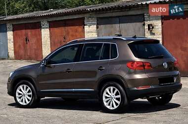 Позашляховик / Кросовер Volkswagen Tiguan 2014 в Дніпрі