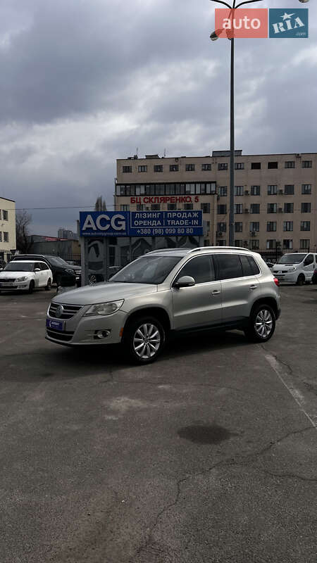 Volkswagen Tiguan 2010 Volkswagen Tiguan 2010