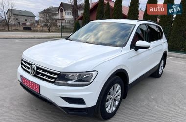 Внедорожник / Кроссовер Volkswagen Tiguan 2017 в Львове