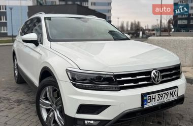 Позашляховик / Кросовер Volkswagen Tiguan 2017 в Одесі