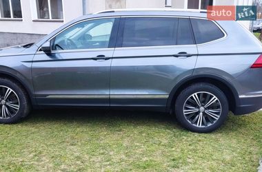 Позашляховик / Кросовер Volkswagen Tiguan 2017 в Рівному