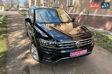 Позашляховик / Кросовер Volkswagen Tiguan 2018 в Калуші