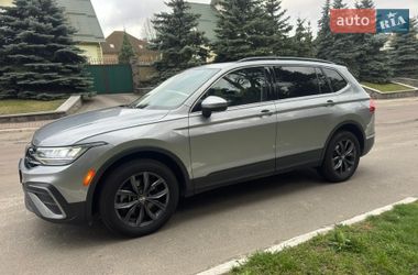 Внедорожник / Кроссовер Volkswagen Tiguan 2022 в Киеве
