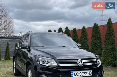 Внедорожник / Кроссовер Volkswagen Tiguan 2015 в Камне-Каширском
