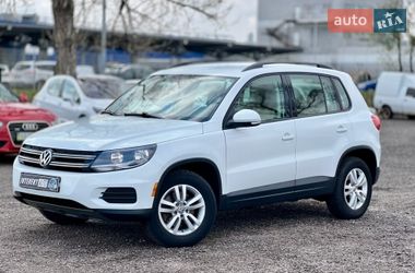 Внедорожник / Кроссовер Volkswagen Tiguan 2015 в Киеве