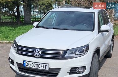 Внедорожник / Кроссовер Volkswagen Tiguan 2015 в Черноморске