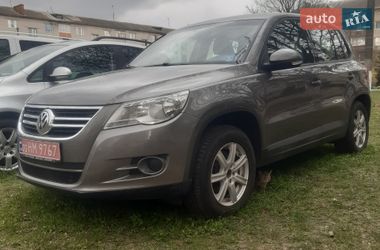 Внедорожник / Кроссовер Volkswagen Tiguan 2010 в Луцке