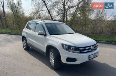 Позашляховик / Кросовер Volkswagen Tiguan 2016 в Києві