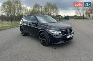 Внедорожник / Кроссовер Volkswagen Tiguan 2021 в Киеве