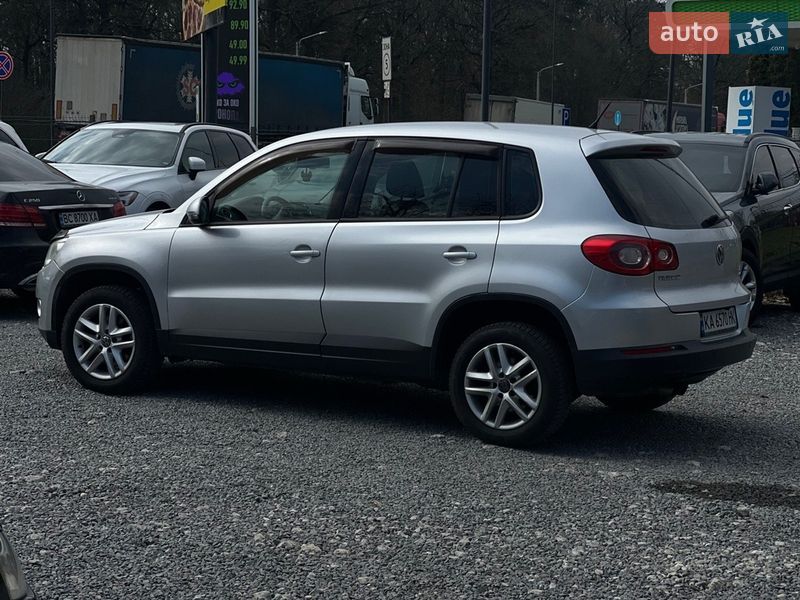 Внедорожник / Кроссовер Volkswagen Tiguan 2010 в Львове