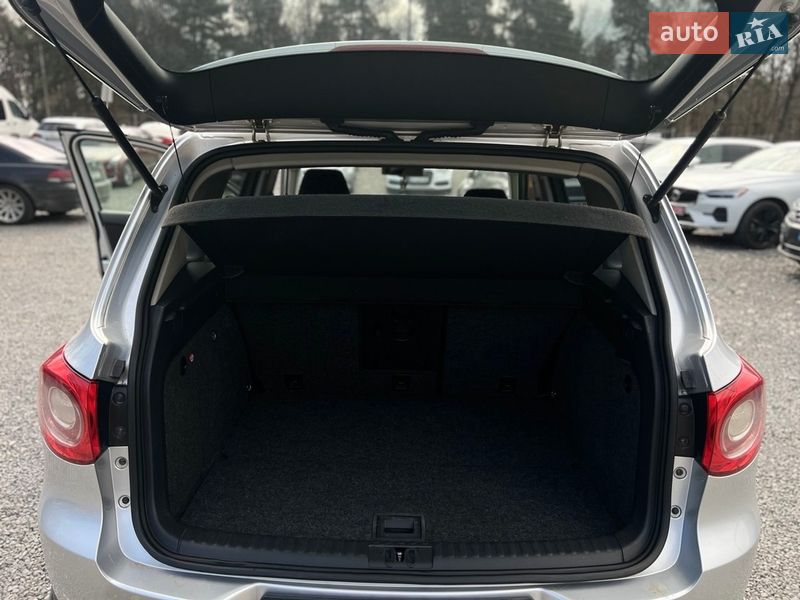 Внедорожник / Кроссовер Volkswagen Tiguan 2010 в Львове