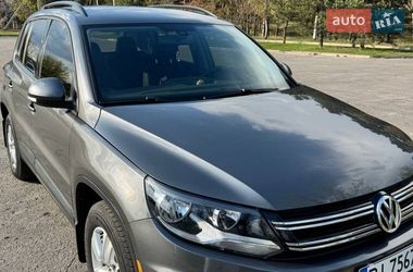 Внедорожник / Кроссовер Volkswagen Tiguan 2016 в Горишних Плавнях