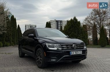 Внедорожник / Кроссовер Volkswagen Tiguan 2017 в Львове