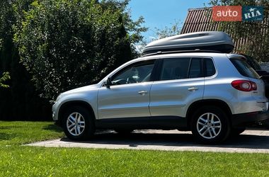 Позашляховик / Кросовер Volkswagen Tiguan 2010 в Києві