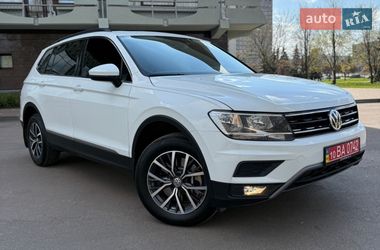 Внедорожник / Кроссовер Volkswagen Tiguan 2017 в Сумах