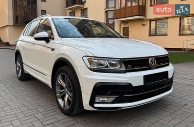 Внедорожник / Кроссовер Volkswagen Tiguan 2016 в Черновцах