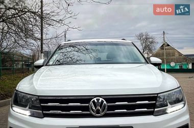 Внедорожник / Кроссовер Volkswagen Tiguan 2017 в Ладыжине
