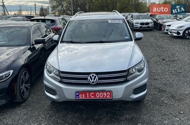 Внедорожник / Кроссовер Volkswagen Tiguan 2016 в Луцке