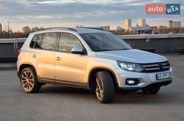 Внедорожник / Кроссовер Volkswagen Tiguan 2016 в Киеве