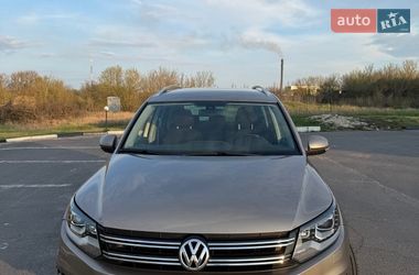 Внедорожник / Кроссовер Volkswagen Tiguan 2012 в Новой Водолаге
