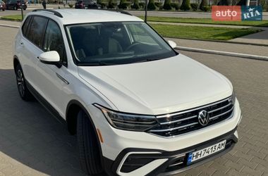 Внедорожник / Кроссовер Volkswagen Tiguan 2023 в Измаиле