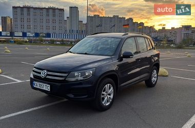 Позашляховик / Кросовер Volkswagen Tiguan 2016 в Києві