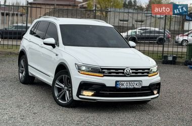 Внедорожник / Кроссовер Volkswagen Tiguan 2017 в Сарнах