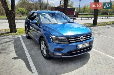Внедорожник / Кроссовер Volkswagen Tiguan 2017 в Днепре