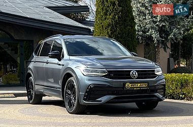 Внедорожник / Кроссовер Volkswagen Tiguan 2021 в Львове