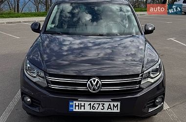 Позашляховик / Кросовер Volkswagen Tiguan 2016 в Великодолинському