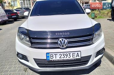 Внедорожник / Кроссовер Volkswagen Tiguan 2011 в Херсоне