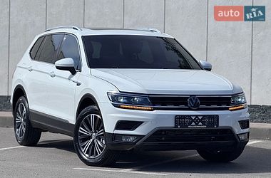 Позашляховик / Кросовер Volkswagen Tiguan 2017 в Києві