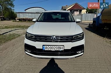 Позашляховик / Кросовер Volkswagen Tiguan 2017 в Ужгороді