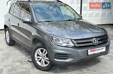 Позашляховик / Кросовер Volkswagen Tiguan 2016 в Києві