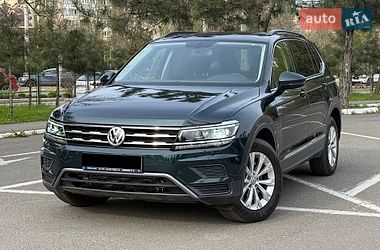 Позашляховик / Кросовер Volkswagen Tiguan 2017 в Одесі