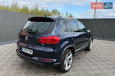 Внедорожник / Кроссовер Volkswagen Tiguan 2016 в Киеве
