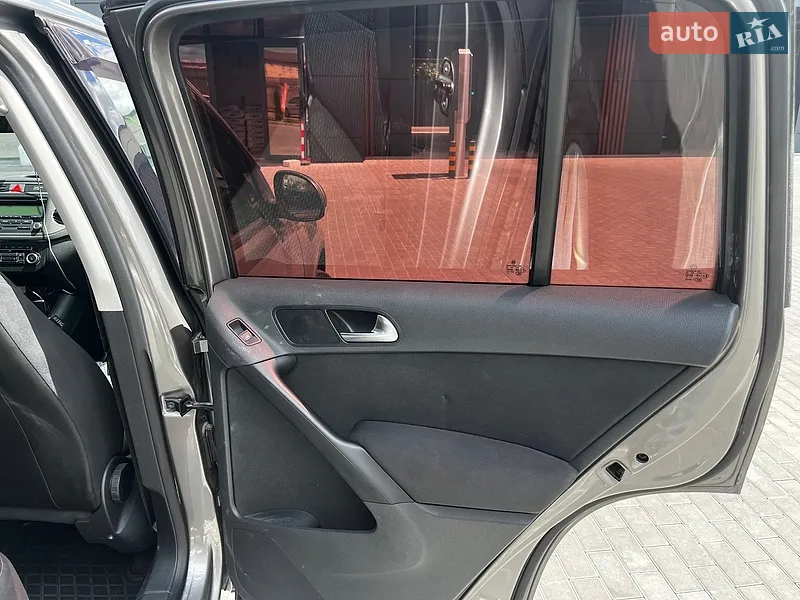 Volkswagen Tiguan 2010 VIN WVGZZZ5NZAW106801 фото оголошення 7 з 60