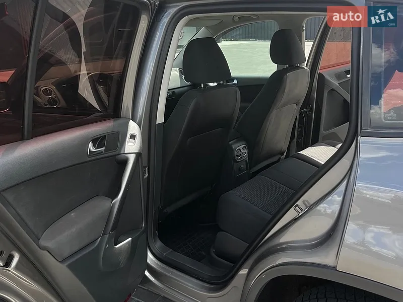 Volkswagen Tiguan 2010 VIN WVGZZZ5NZAW106801 фото оголошення 9 з 60