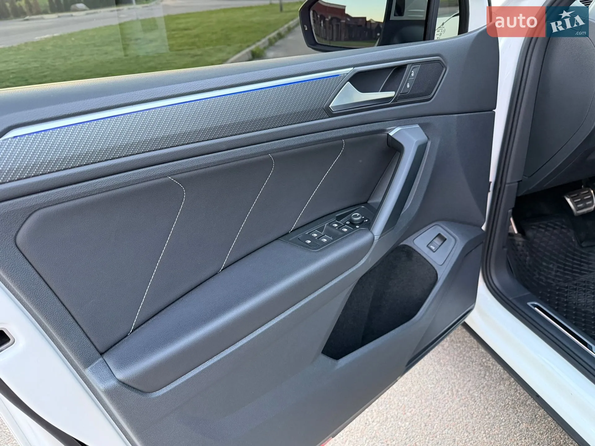 2023 Volkswagen Tiguan - мініатюра 16