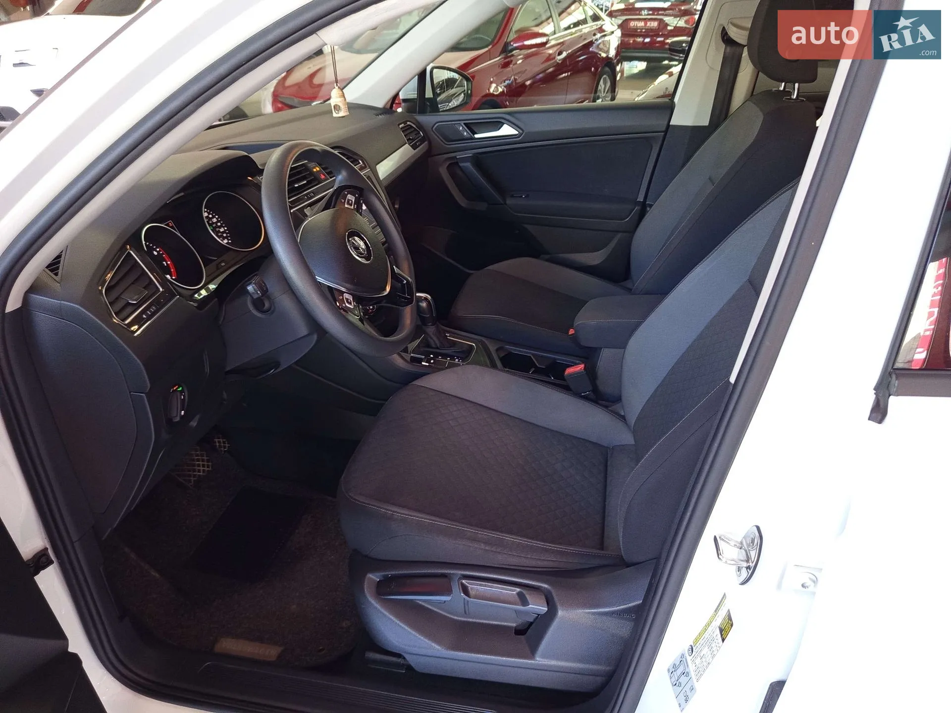 2019 Volkswagen Tiguan - мініатюра 12