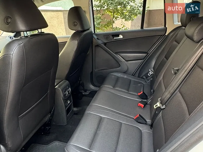 Volkswagen Tiguan 2016 VIN WVGBV7AX4GW578281 фото оголошення 13 з 92