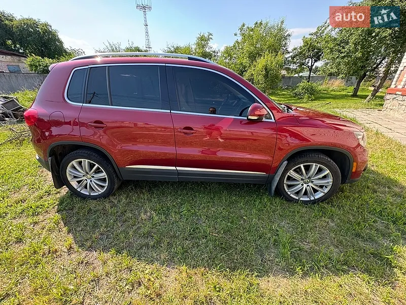 Volkswagen Tiguan 2016 VIN WVGAV7AX0GW058588 фото оголошення 2 з 71