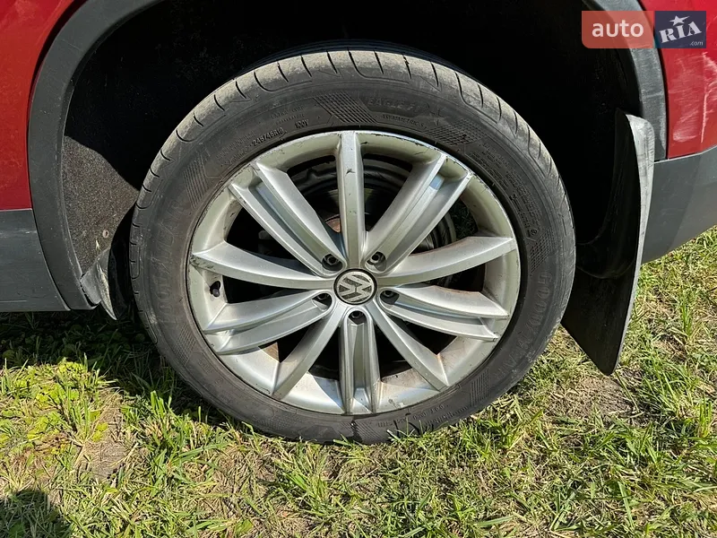 Volkswagen Tiguan 2016 VIN WVGAV7AX0GW058588 фото оголошення 5 з 71