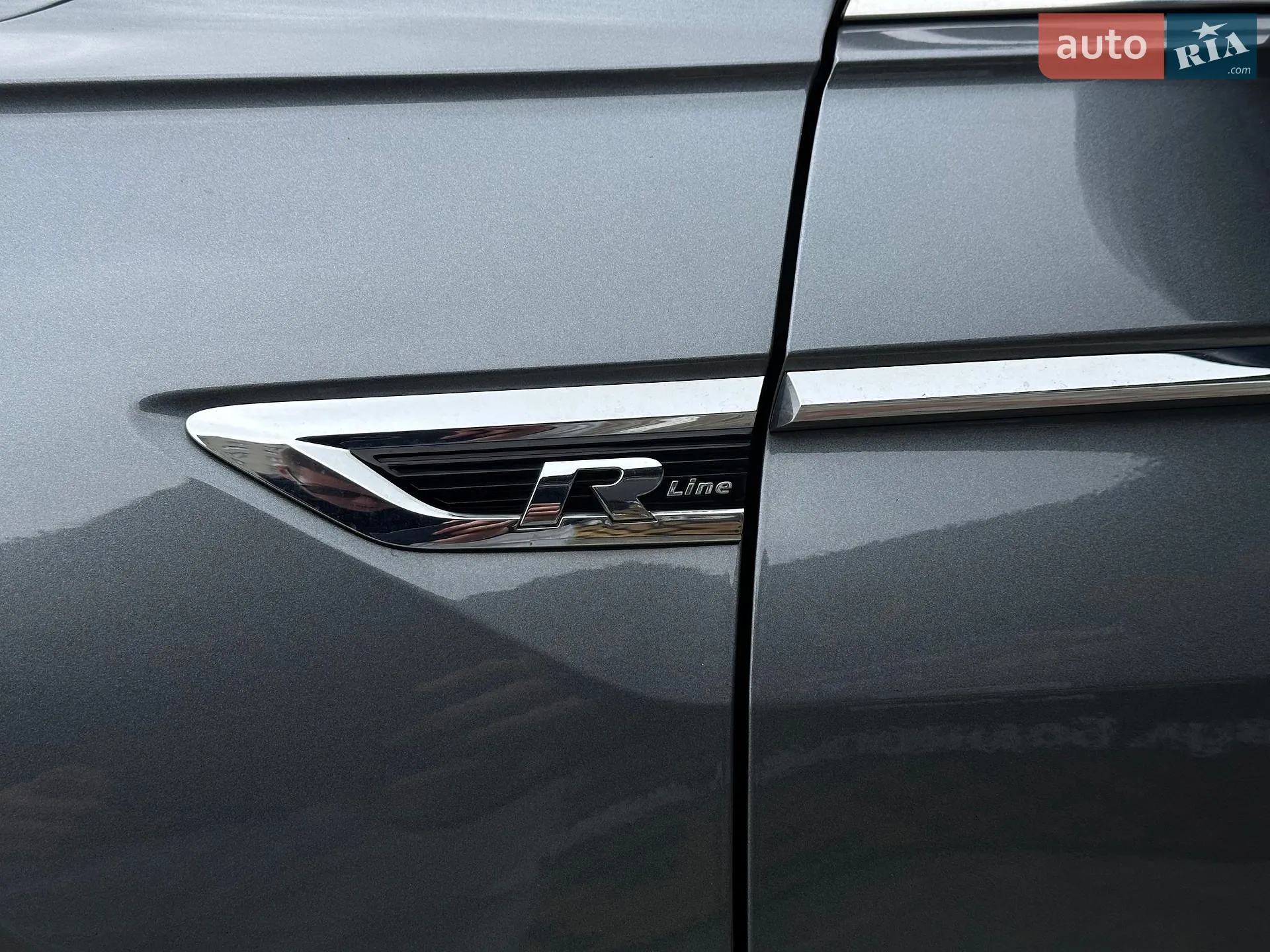 2019 Volkswagen Tiguan - мініатюра 4