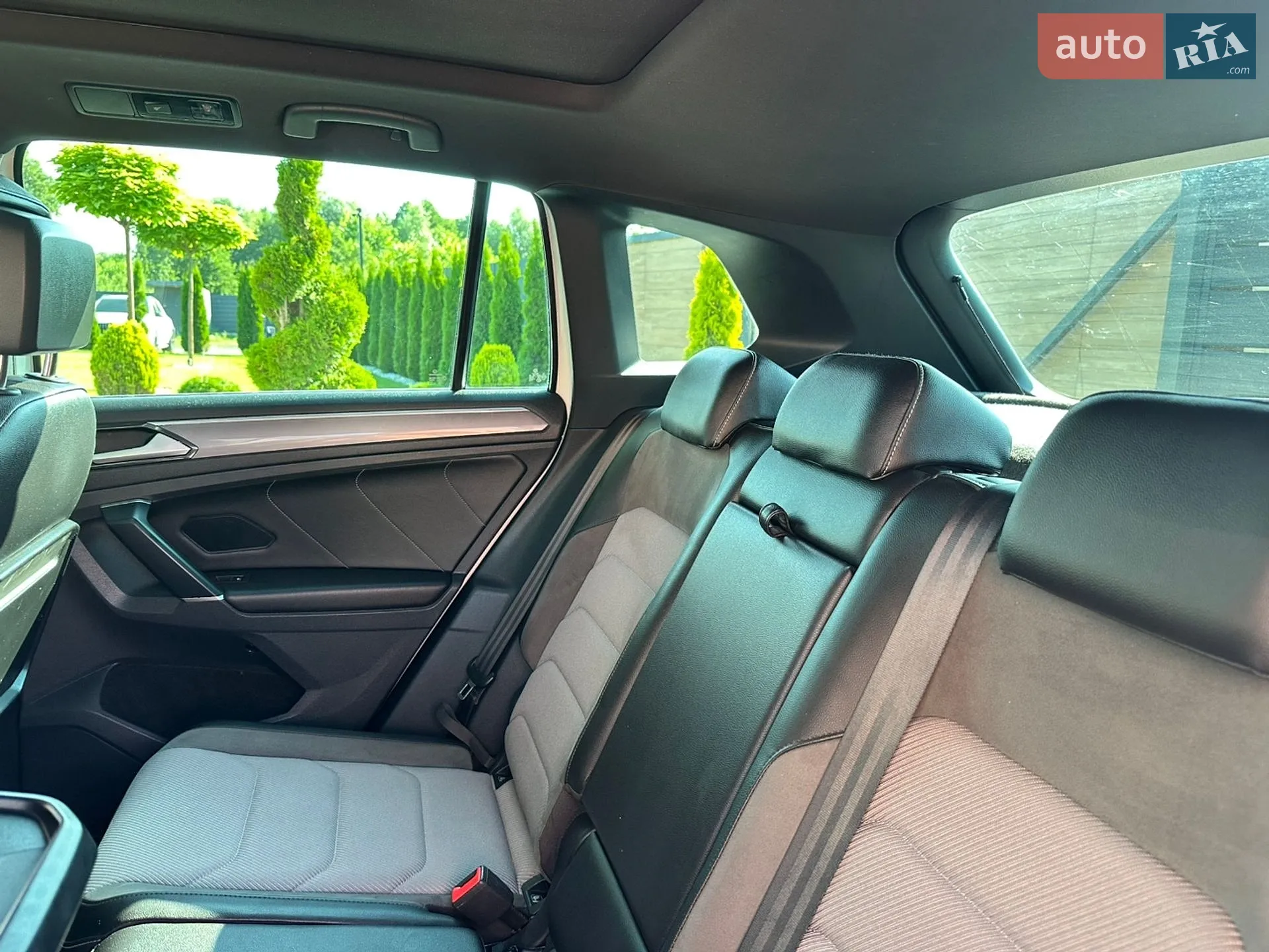 2017 Volkswagen Tiguan - мініатюра 27