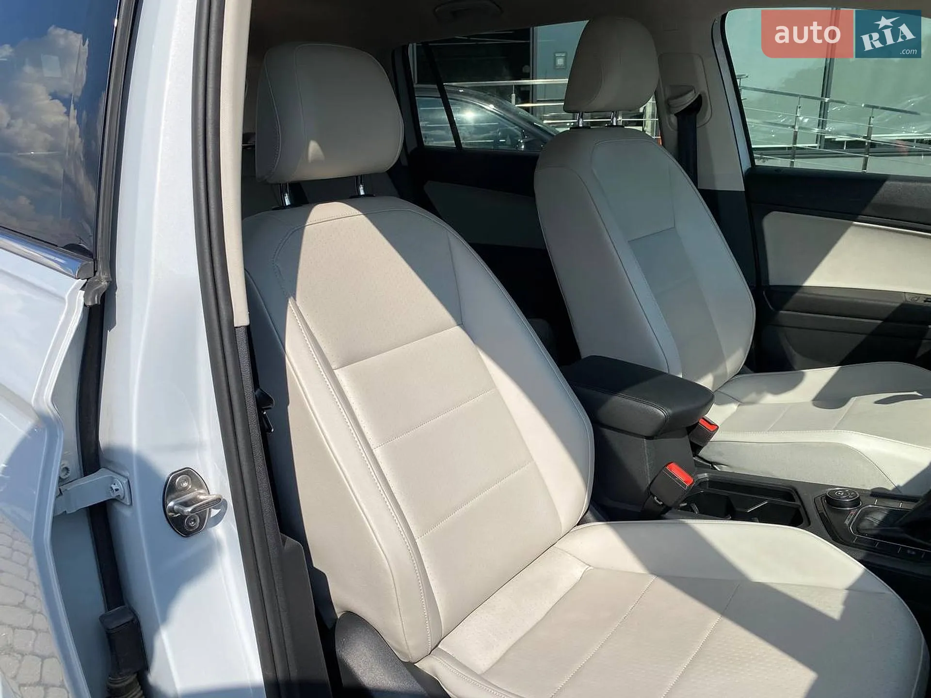 2018 Volkswagen Tiguan - мініатюра 25