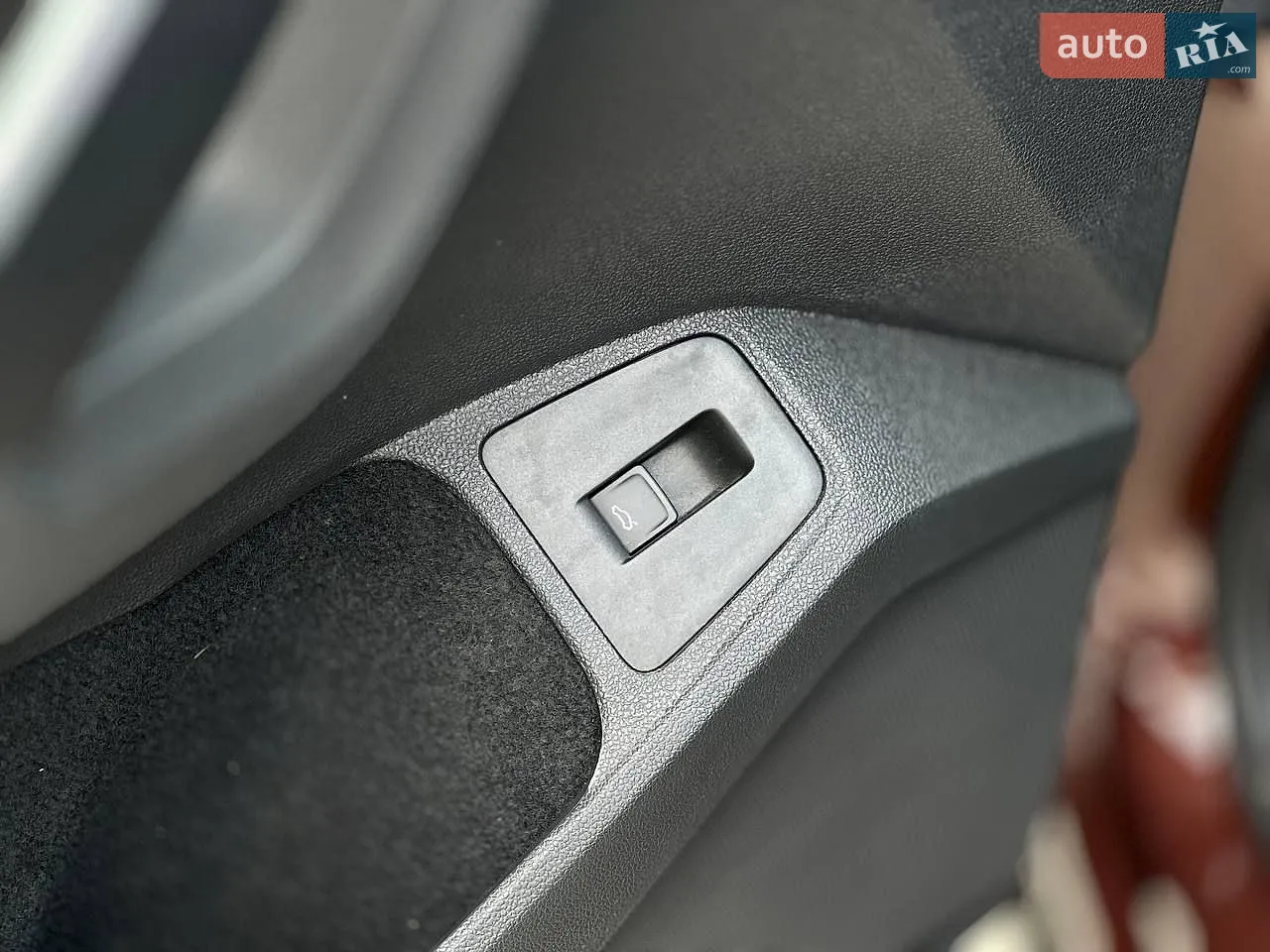 2021 Volkswagen Tiguan - мініатюра 24