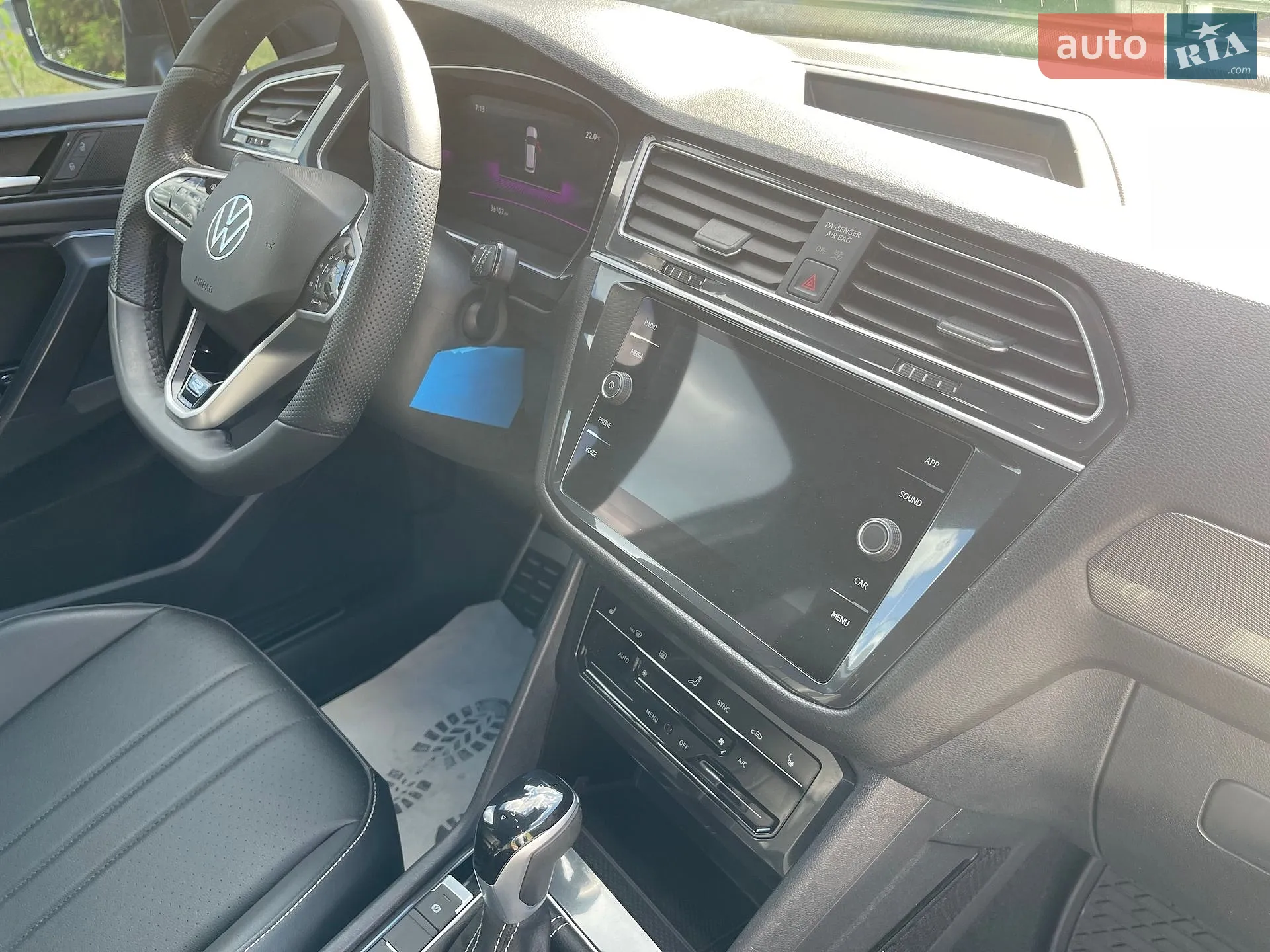 2023 Volkswagen Tiguan - мініатюра 25