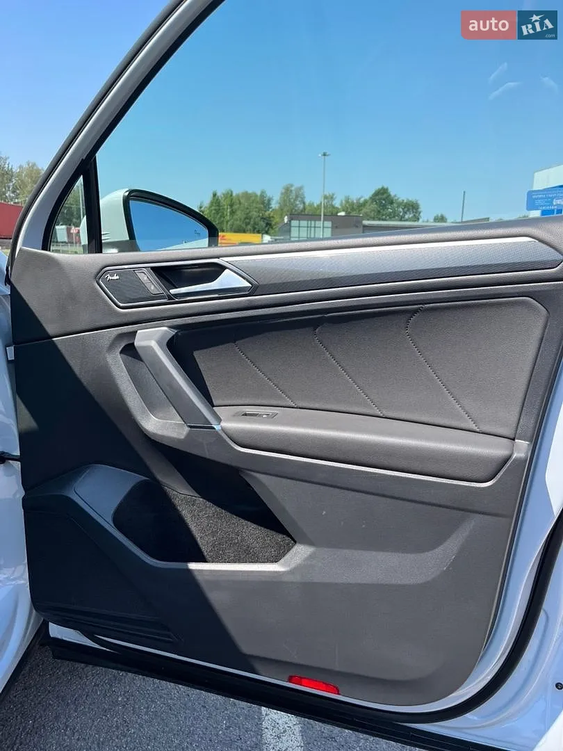 2018 Volkswagen Tiguan - мініатюра 26